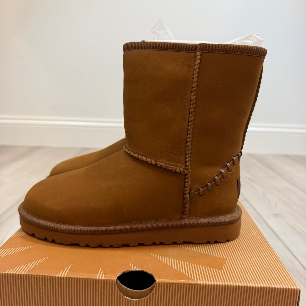 UGG Kids Classic Short Deco Chestnut Suede Boots 1009254K Size 2 NEW - Picture 3 of 10